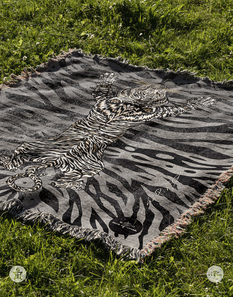 AEON Tiger Blanket Black White Gold