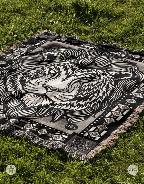 Essence - Maned Tiger Jacquard Woven Blanket